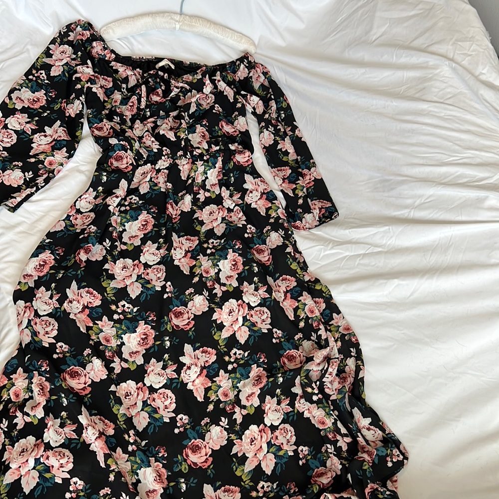 Off the shoulder maxi dress with side slits. Size L from Altar’d State